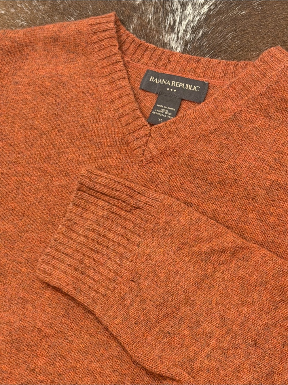 Banana Republic 100% Lambswool V-Neck Sweater Men’s XL Rust Orange